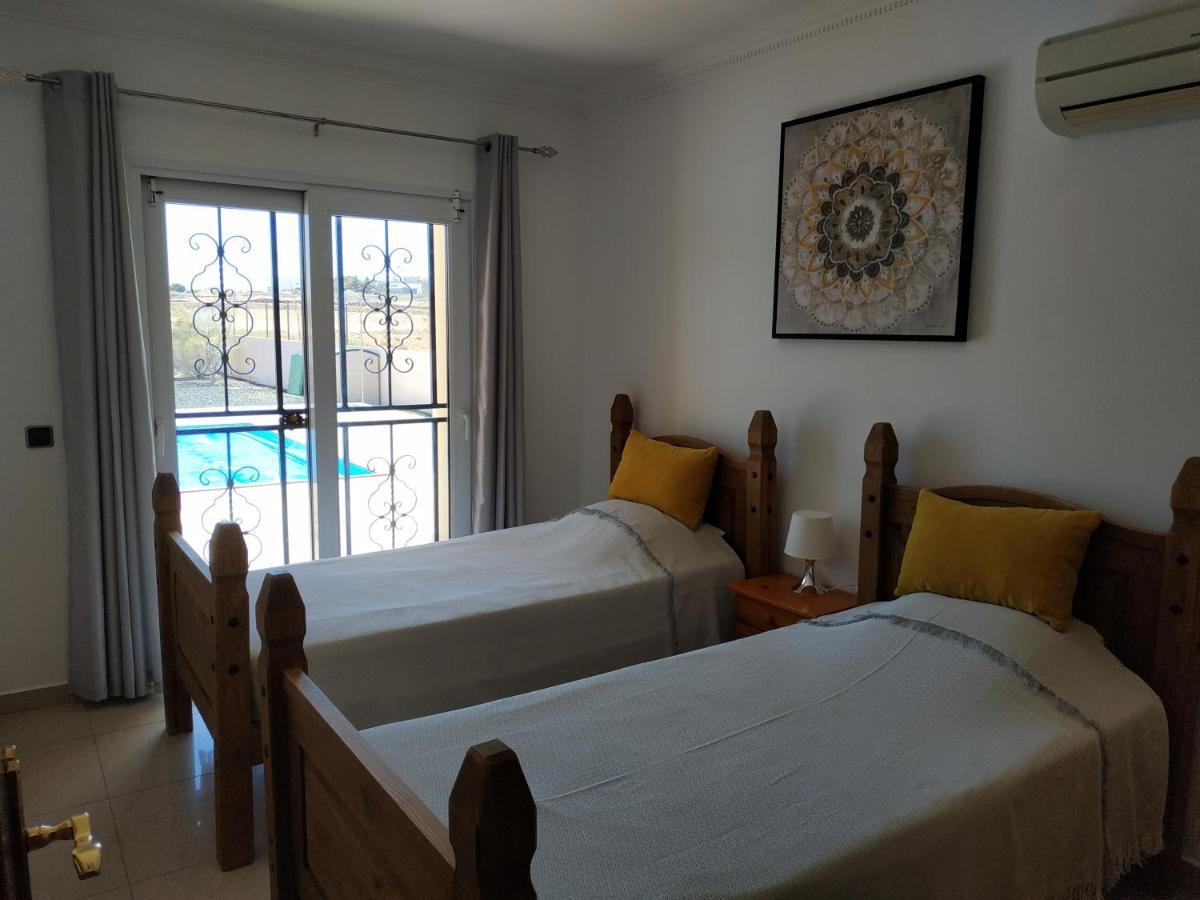 Villa Casa Del Sol 3 Bedroom Villa With Private Solar Covered 12M X 6M Pool Minimum Stay 7 Nights Chromecast And Wifi Throughout The Property Triquivijate المظهر الخارجي الصورة