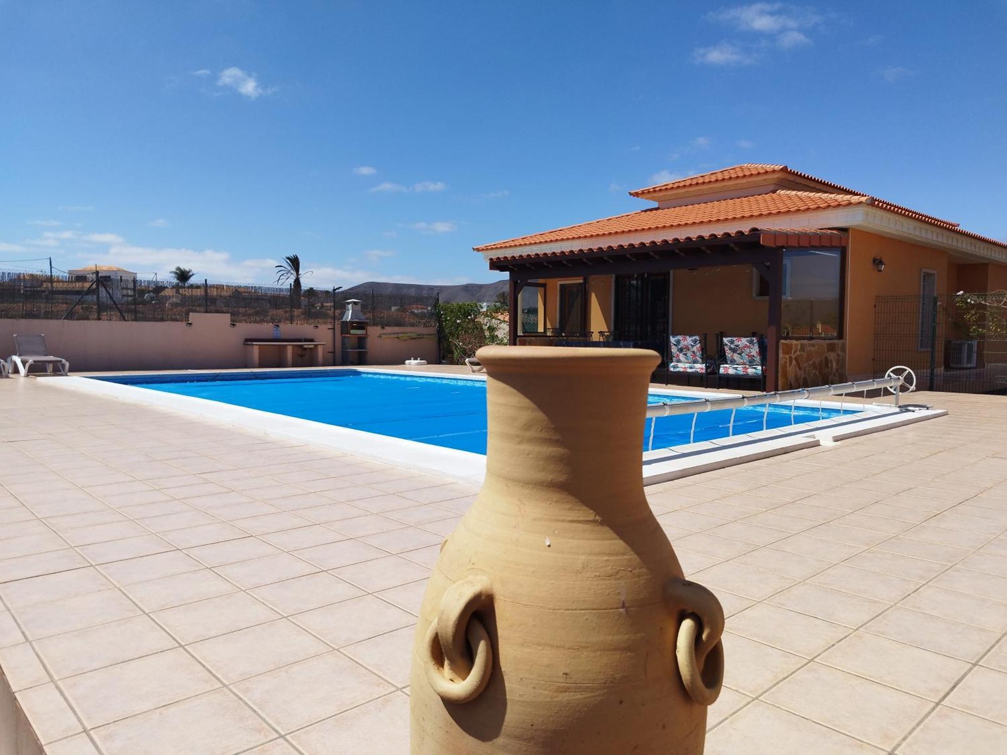 Villa Casa Del Sol 3 Bedroom Villa With Private Solar Covered 12M X 6M Pool Minimum Stay 7 Nights Chromecast And Wifi Throughout The Property Triquivijate المظهر الخارجي الصورة