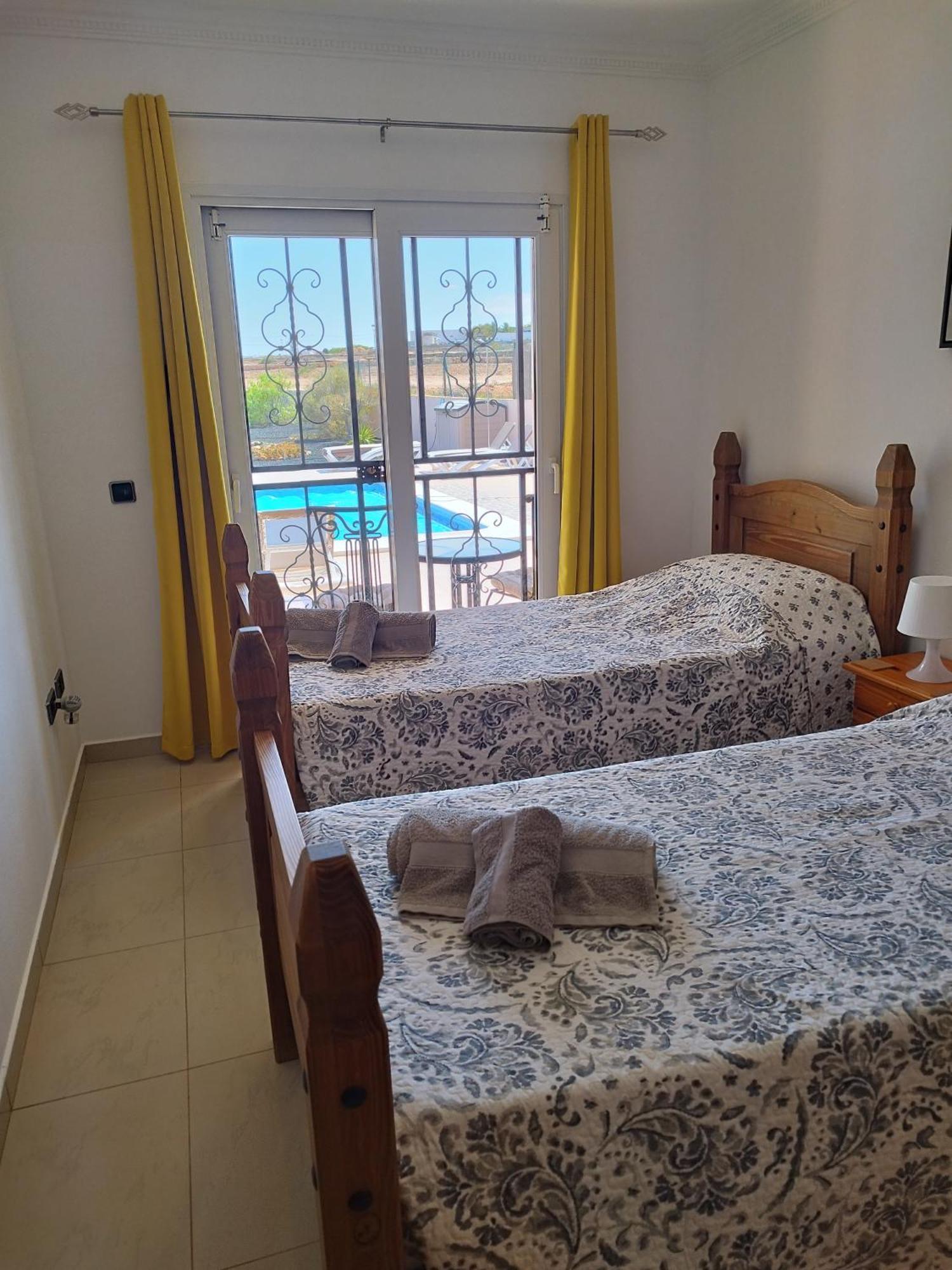Villa Casa Del Sol 3 Bedroom Villa With Private Solar Covered 12M X 6M Pool Minimum Stay 7 Nights Chromecast And Wifi Throughout The Property Triquivijate المظهر الخارجي الصورة